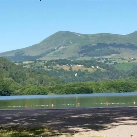 Chalet Chambon-sur-lac, 9 Pieces, 14 Personnes - Fr-1-395-30 شاليه *