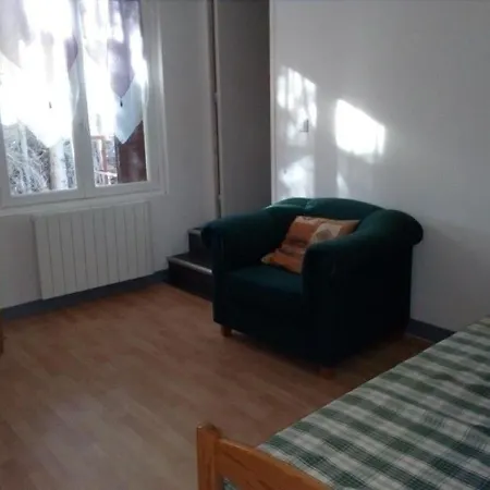 Chalet Chambon-sur-lac, 9 Pieces, 14 Personnes - Fr-1-395-30 *